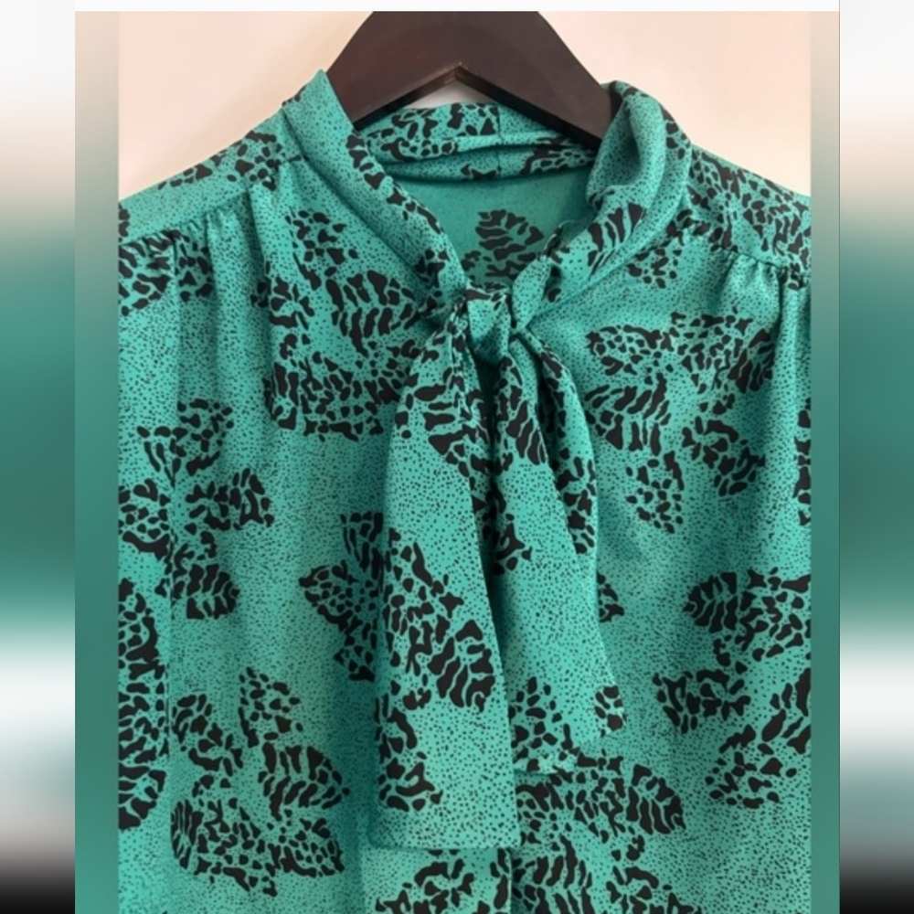 Vintage Blouse Tie Neck Secretary Pussybow Leopard Emerald Green Puff Sleeve S M - Picture 5 of 7